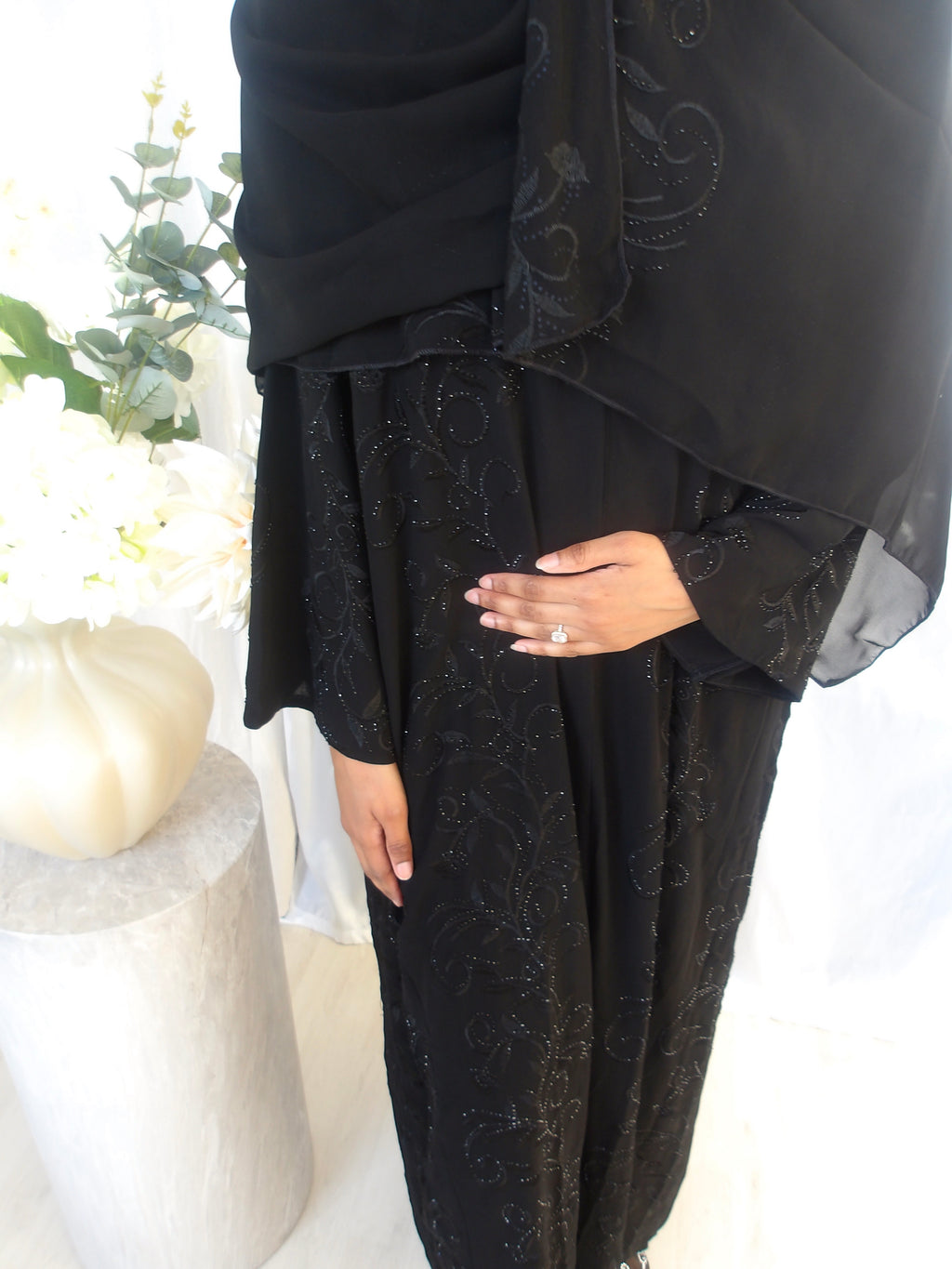 Khadija Embellished Abaya – Noir