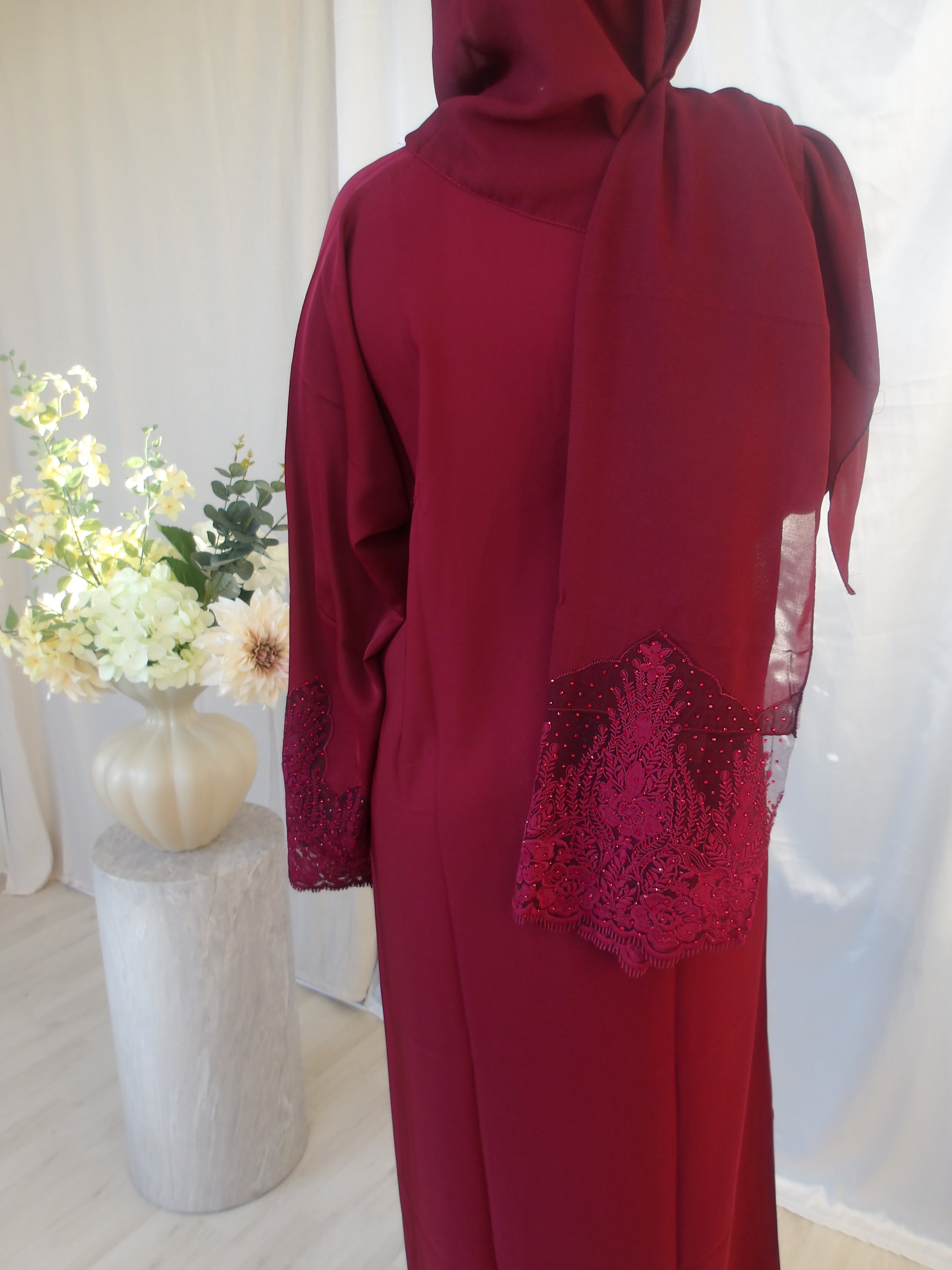 Yasmin Abaya – Bordeaux
