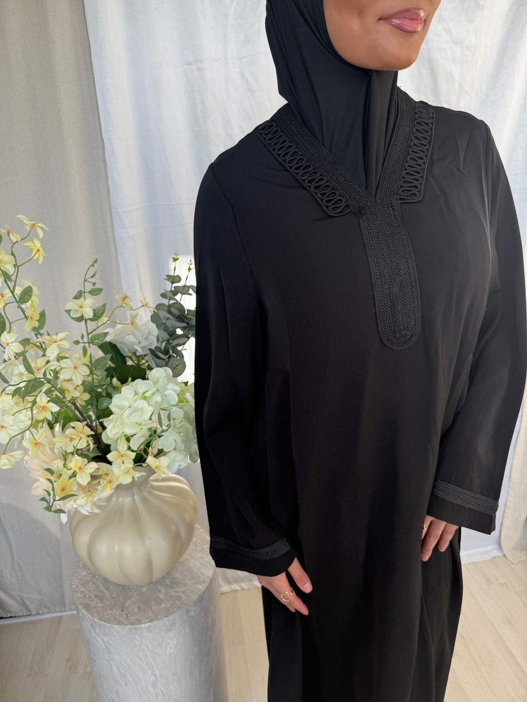 Amaya Flow Abaya – Noir.