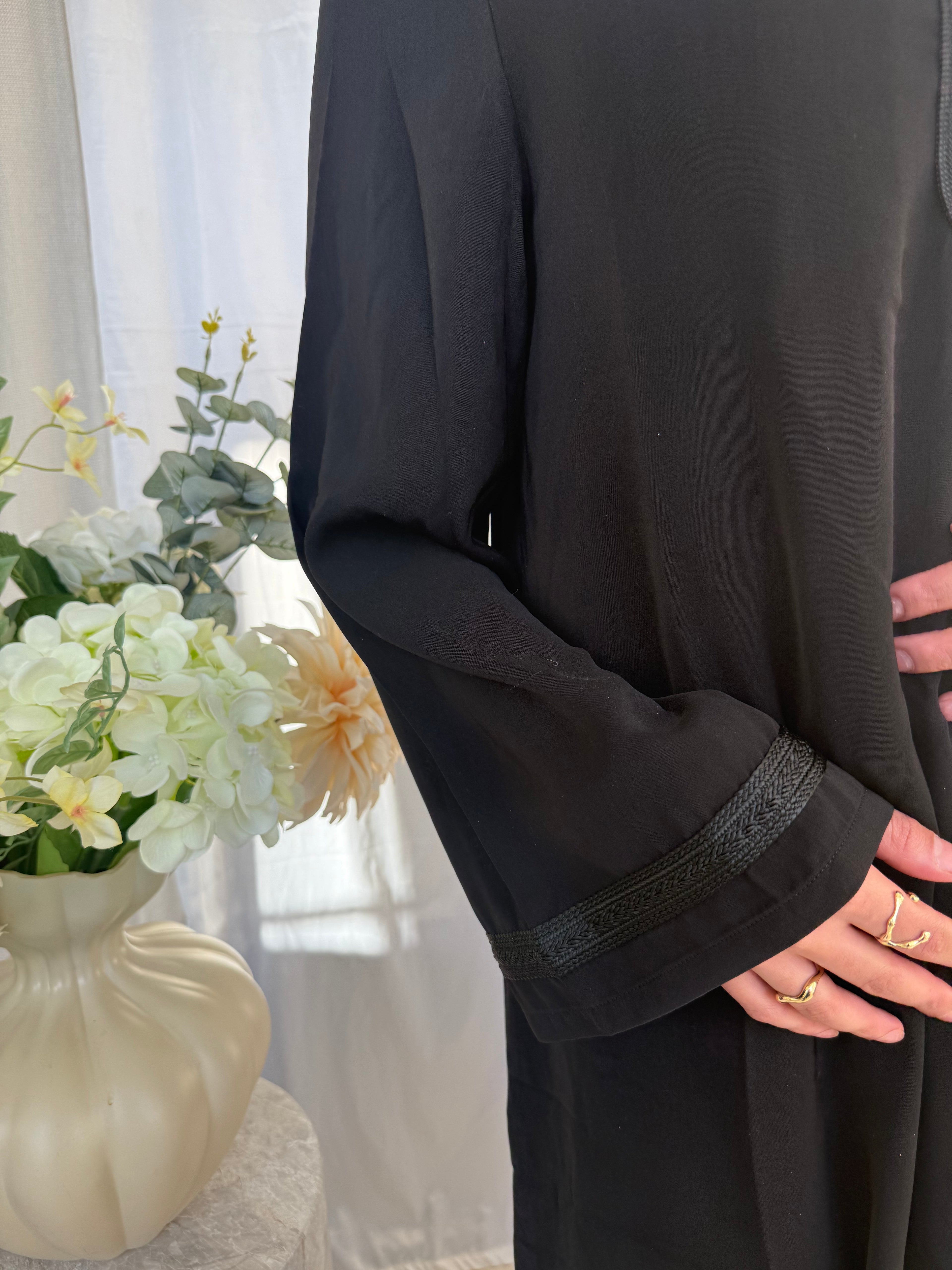Amaya Flow Abaya – Noir.