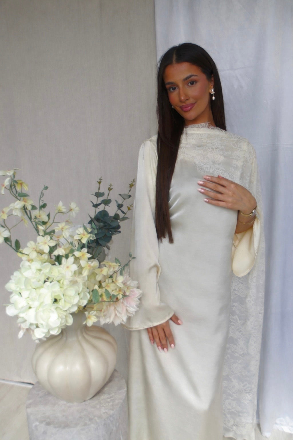Nada Lace Dress – Ivory